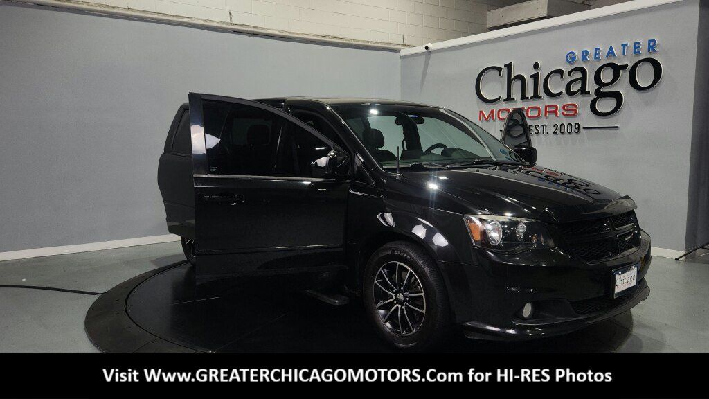 Used 2015 Dodge Grand Caravan SXT w/ Blacktop Package FWD image 16