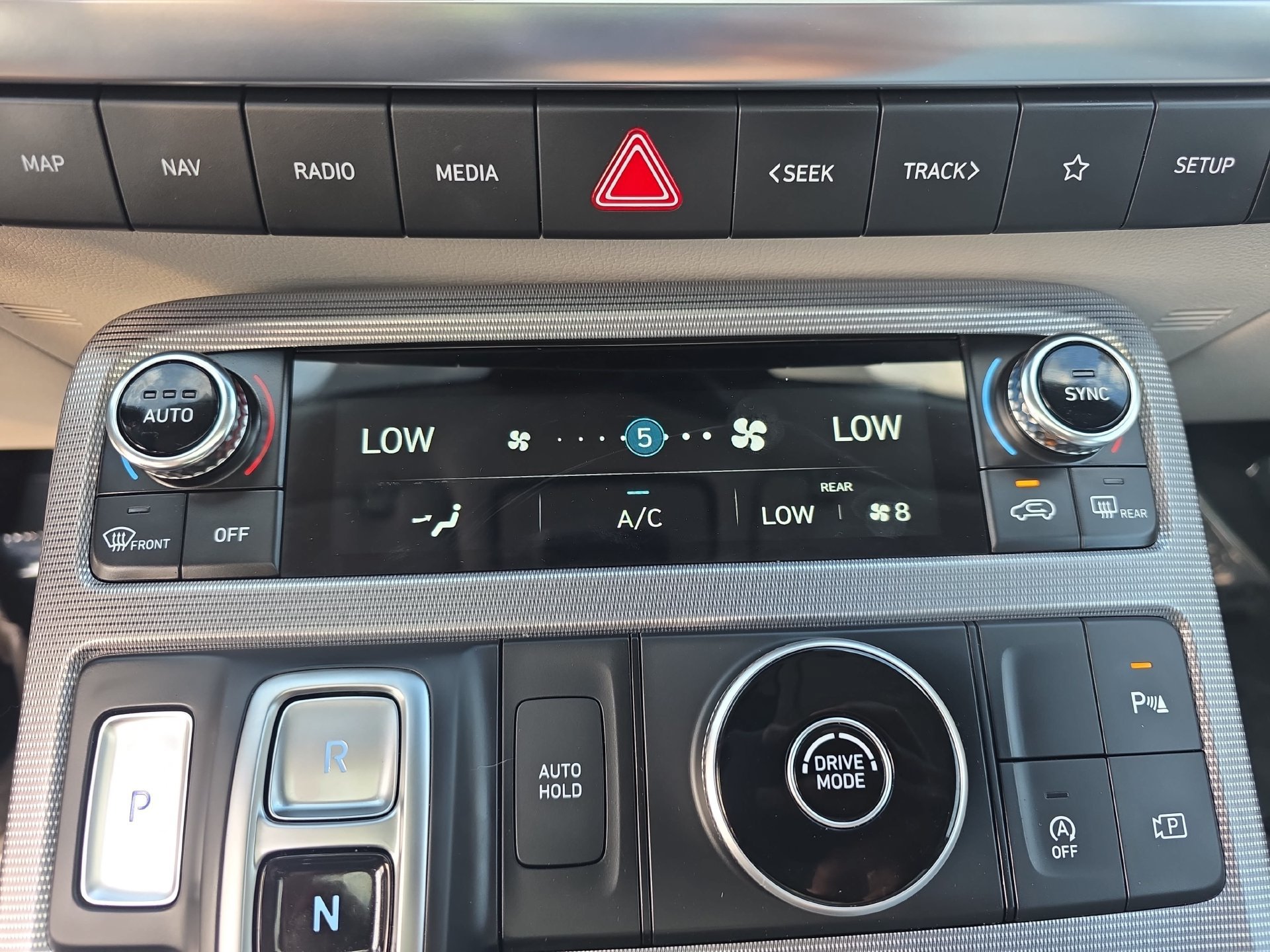 Used 2023 Hyundai Palisade Calligraphy w/ Winter Package FWD image 24