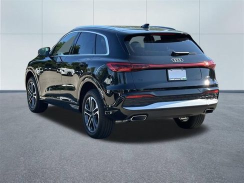 Used 2025 Audi Q5 Premium Plus w/ Premium Plus AWD/4WD image 8