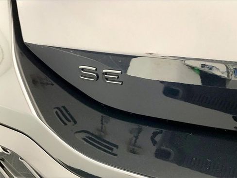 New 2026 Volkswagen Tiguan SE R-Line image 13