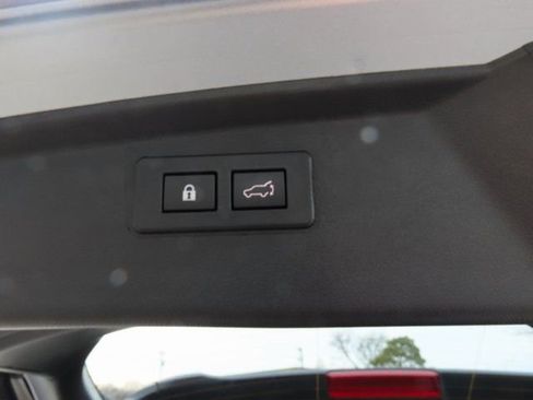 Used 2025 Subaru Outback Premium w/ Popular Package #1A image 21