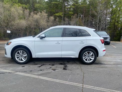 Used 2023 Audi Q5 2.0T Premium w/ Convenience Package image 6
