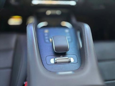 Used 2022 Mercedes-Benz GLS 450 4MATIC image 17