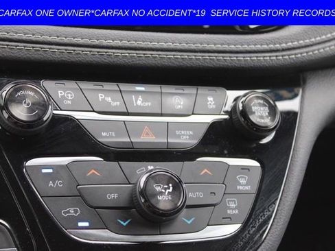 Used 2018 Chrysler Pacifica Limited w/ Advanced Safetytec Group image 48