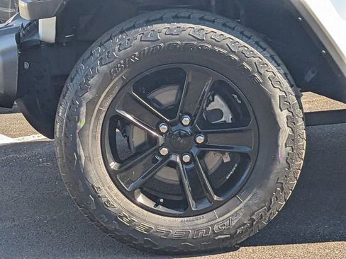 Certified 2021 Jeep Wrangler Unlimited Sahara AWD/4WD image 30