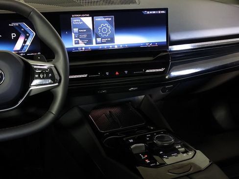 Used 2026 BMW 530i xDrive AWD/4WD image 16