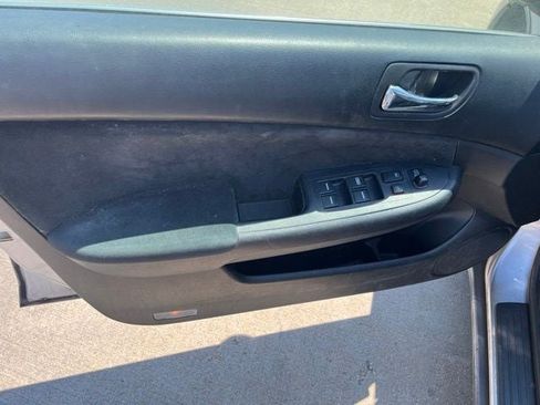 Used 2003 Honda Accord LX image 9