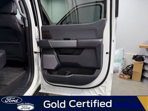 Certified 2024 Ford F350 Lariat w/ Tremor Off-Road Package AWD/4WD image 27