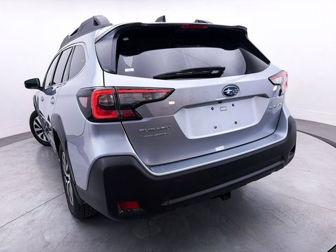 Used 2025 Subaru Outback Premium AWD/4WD image 7