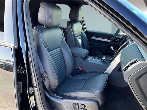 New 2025 Land Rover Discovery Dynamic SE AWD/4WD image 11
