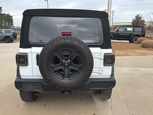 Used 2021 Jeep Wrangler Unlimited Sport image 9