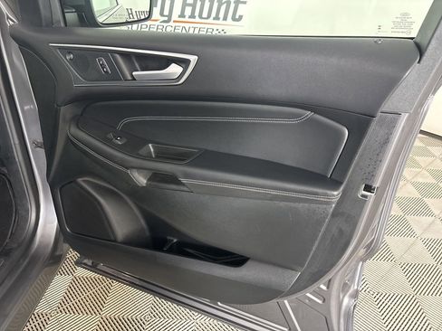 Used 2024 Ford Edge Titanium image 25