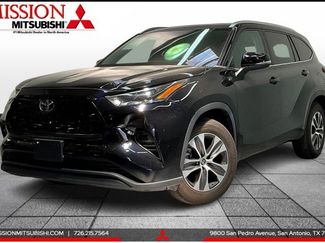 Used 2021 Toyota Highlander XLE video 1