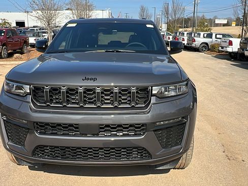 New 2026 Jeep Grand Cherokee Limited image 3