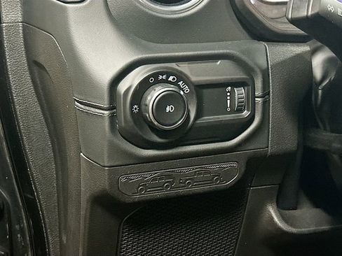 Used 2024 Jeep Wrangler Sahara w/ Technology Group image 11