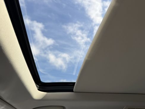 Certified 2022 Cadillac XT6 Premium Luxury w/ LPO, Floor Liner Package image 21