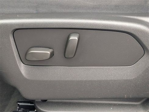 Used 2022 Buick Envision Essence w/ Sport Touring Package image 18