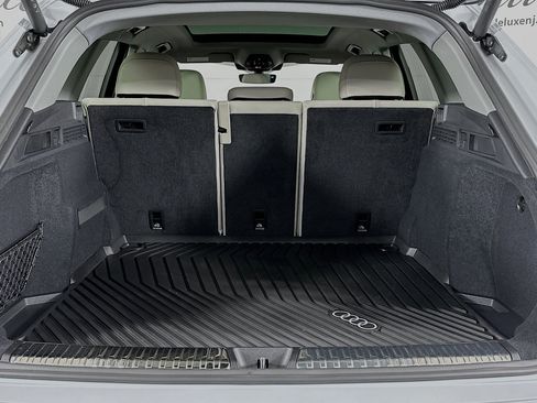 Used 2025 Audi Q5 Premium w/ Convenience Package image 25