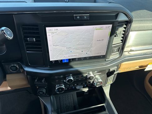 Used 2026 Ford F450 Lariat w/ FX4 Off-Road Package image 28