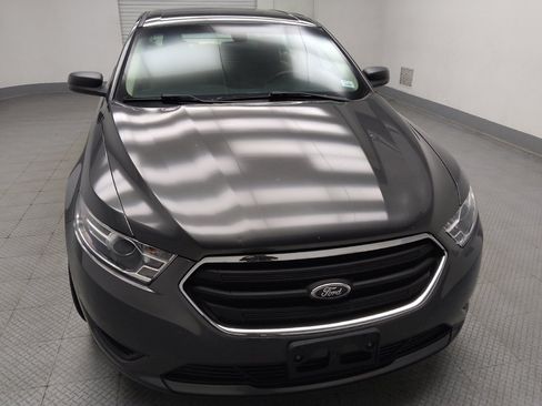 Used 2016 Ford Taurus SE FWD image 14