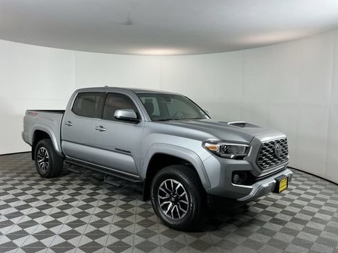 Used 2021 Toyota Tacoma TRD Sport w/ Technology Package AWD/4WD image 3