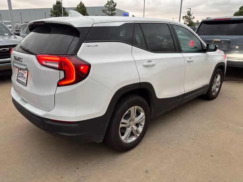 Used 2022 GMC Terrain SLE FWD image 4
