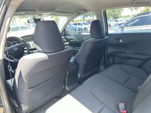 Used 2017 Honda Accord LX image 18
