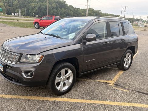 Used 2015 Jeep Compass 4WD image 2