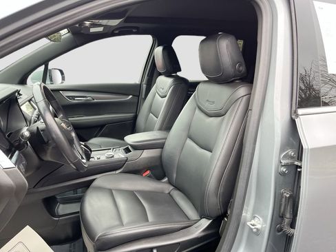 Certified 2024 Cadillac XT6 Luxury w/ LPO, Floor Liner Package image 15