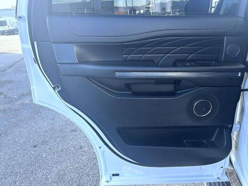 Used 2021 Ford Expedition Platinum image 17