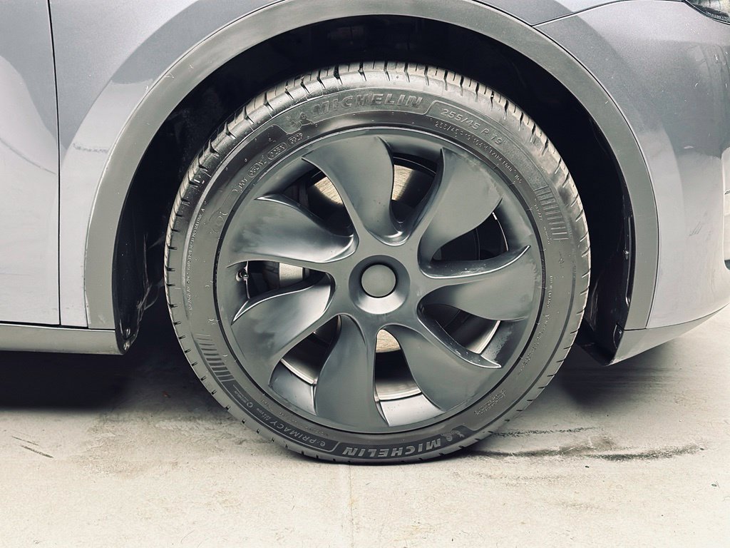 Used 2023 Tesla Model Y Long Range AWD/4WD image 32