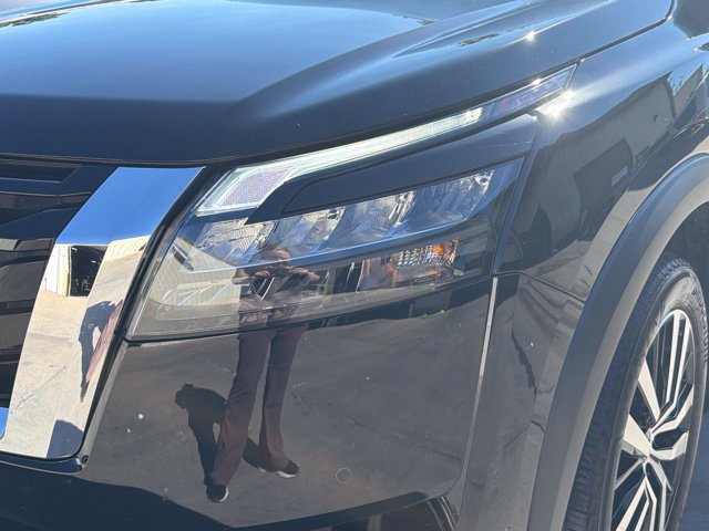 Used 2025 Nissan Pathfinder Platinum w/ Cargo Package AWD/4WD image 12