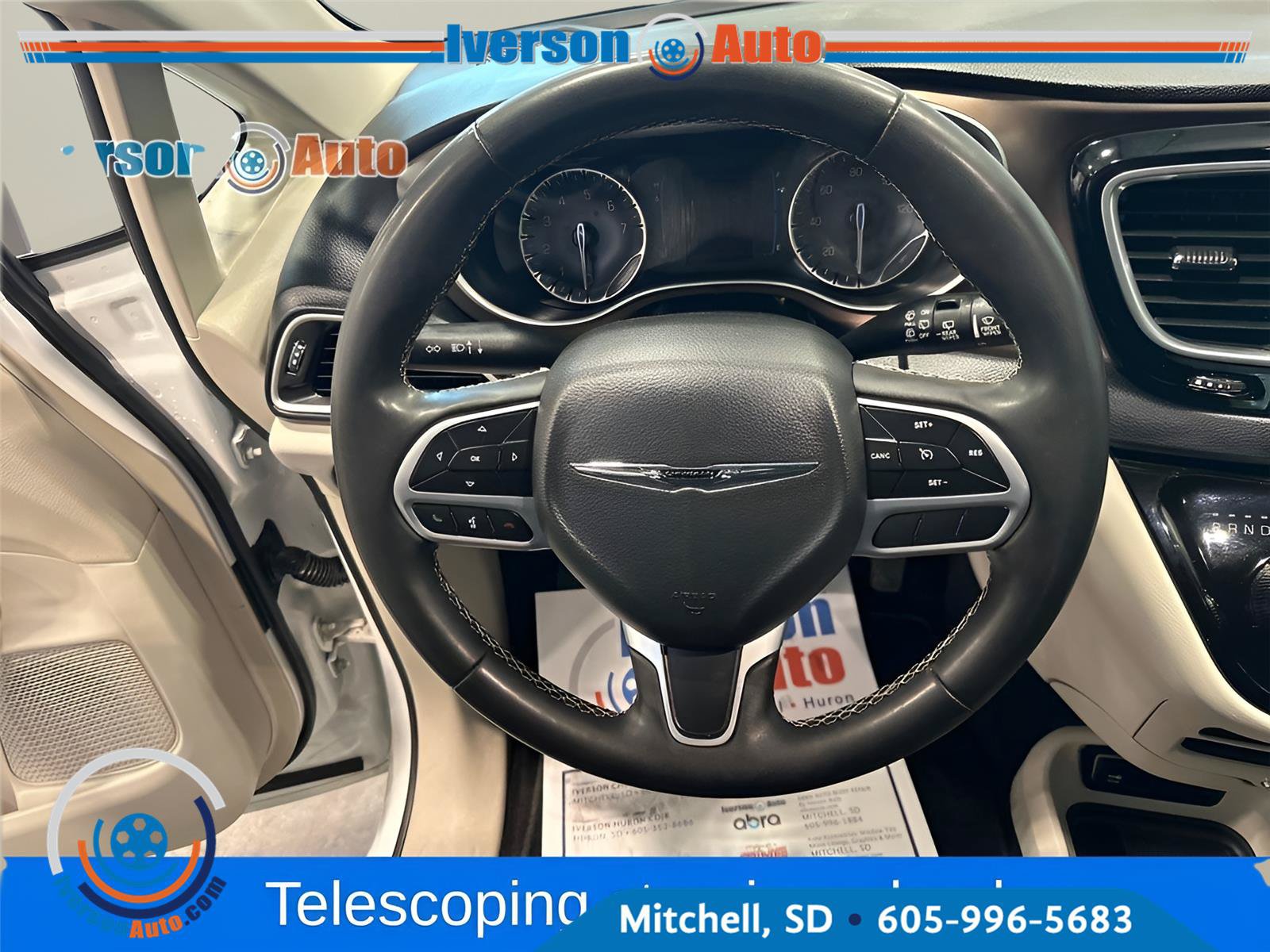 Used 2023 Chrysler Voyager LX FWD image 18