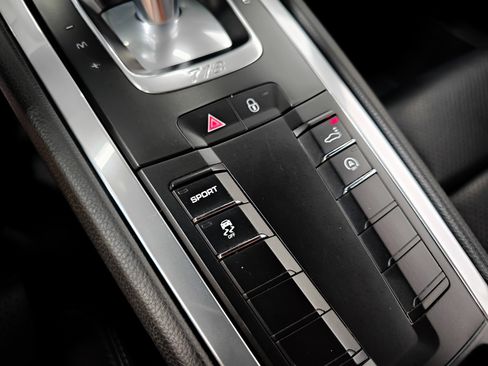 Used 2017 Porsche 718 Cayman image 19