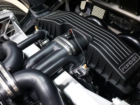 Used 2006 Ford GT RWD image 63