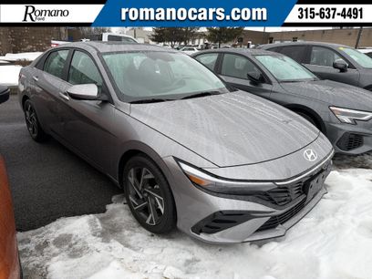 Used 2024 Hyundai Elantra SEL w/ Convenience Package