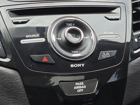 Used 2015 Ford Fiesta Titanium FWD image 22