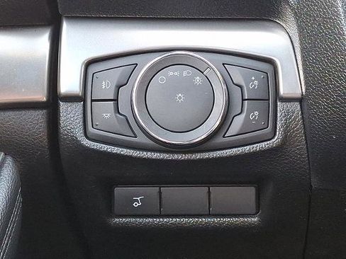 Certified 2018 Ford Explorer XLT w/ Equipment Group 202A image 23