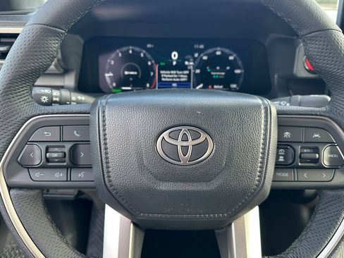 New 2025 Toyota Tacoma TRD Off-Road image 25