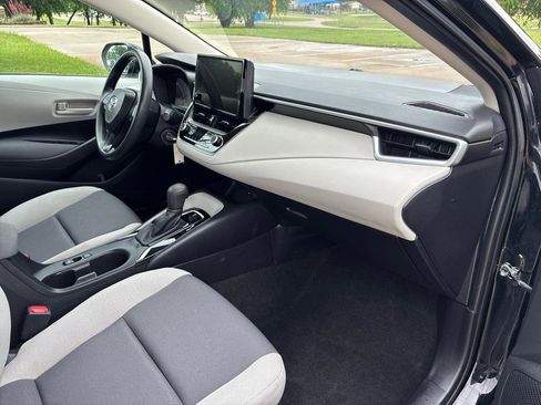 Used 2023 Toyota Corolla LE image 31