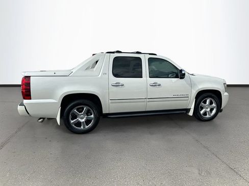 Used 2011 Chevrolet Avalanche LTZ AWD/4WD image 32