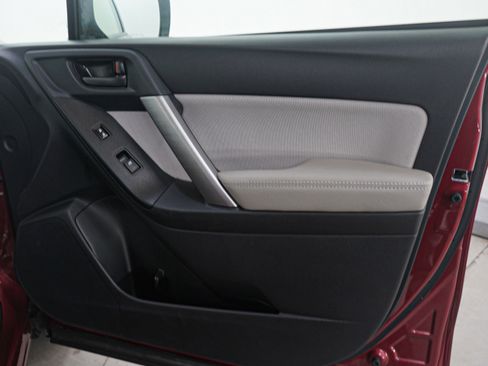 Used 2016 Subaru Forester 2.5i image 11