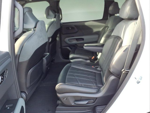 Used 2027 Kia Telluride X-Line SX Prestige AWD/4WD image 13