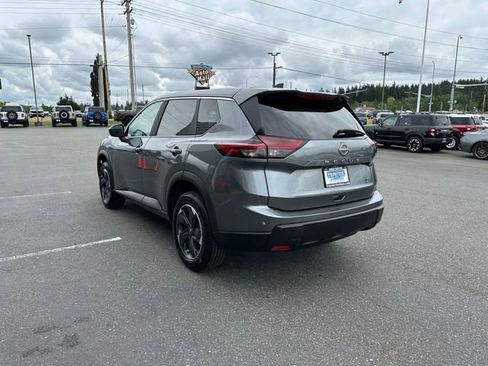 Used 2025 Nissan Rogue SV AWD/4WD image 4