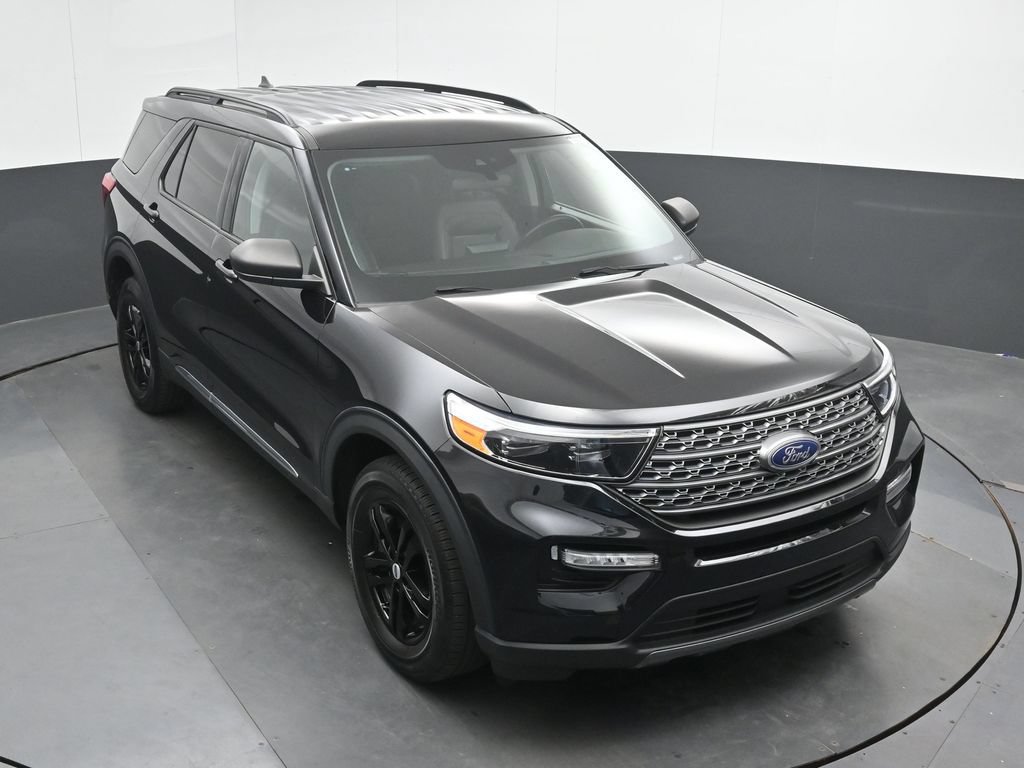 Used 2023 Ford Explorer XLT w/ Equipment Group 202A AWD/4WD image 35