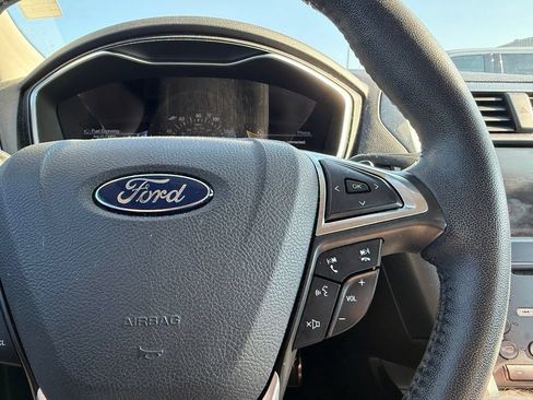Used 2016 Ford Fusion Titanium FWD image 13