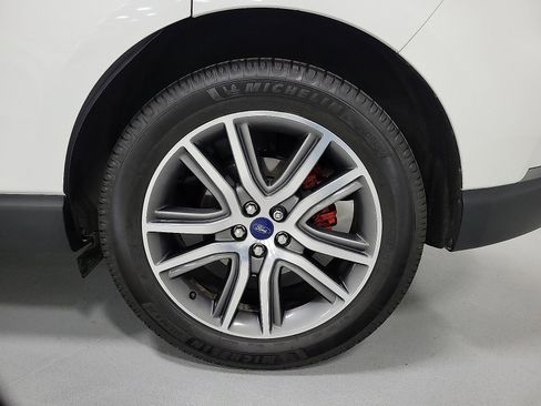 Used 2021 Ford Edge Titanium FWD image 20