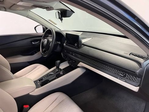 Used 2024 Honda Accord EX image 11