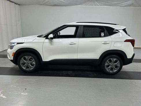 Certified 2024 Kia Seltos S image 6