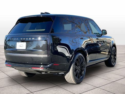 New 2026 Land Rover Range Rover SE image 4